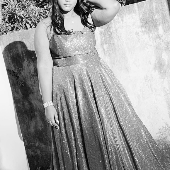 Iridescent prom dress David's Bridal size 18 - Picture 2 of 4